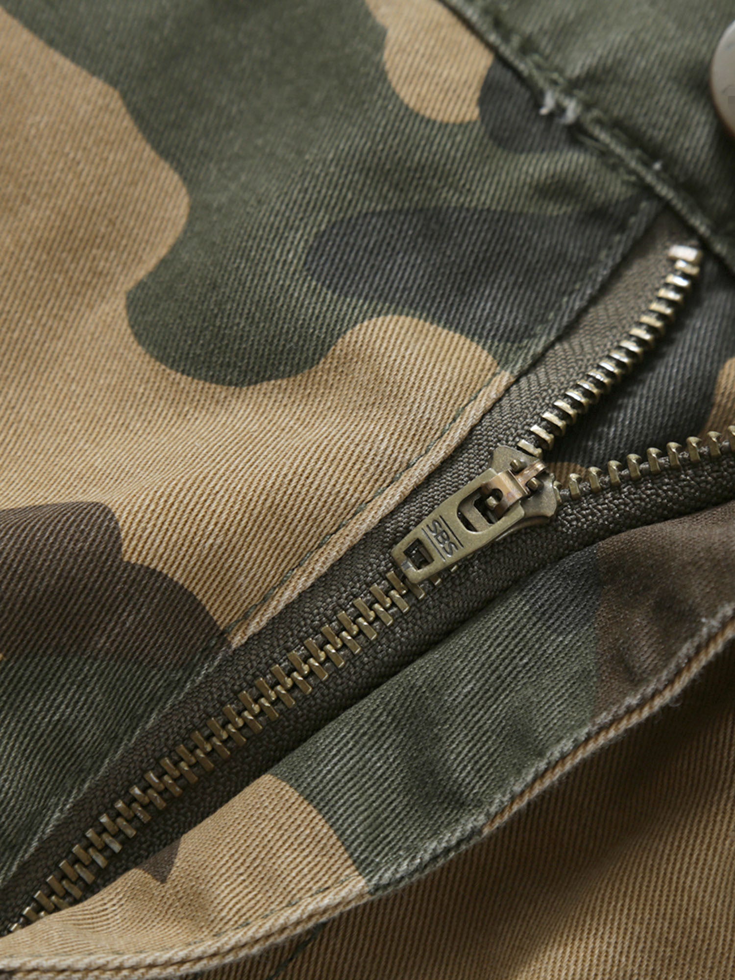 Men's Camo Cargo Pants - Durable Cotton, Multi-Pocket Design