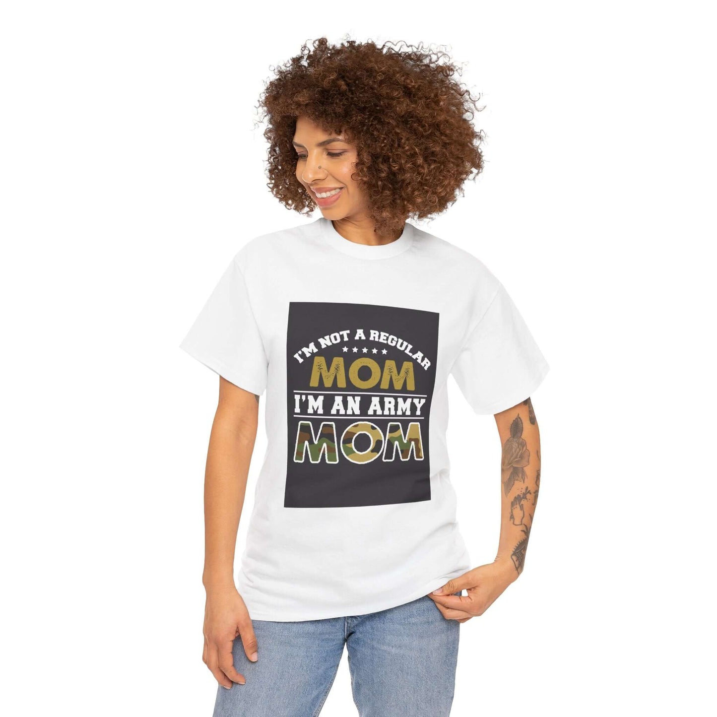 T-shirt « Je suis une maman militaire » | T-shirt en coton épais 2025