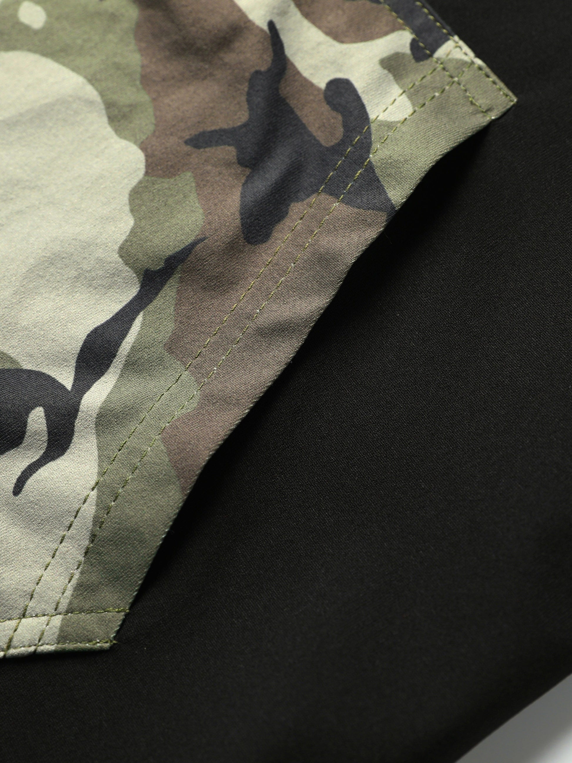 Men's Camo Hooded Short Sleeve Sweatshirt With A Zippered Kangaroo Pocket