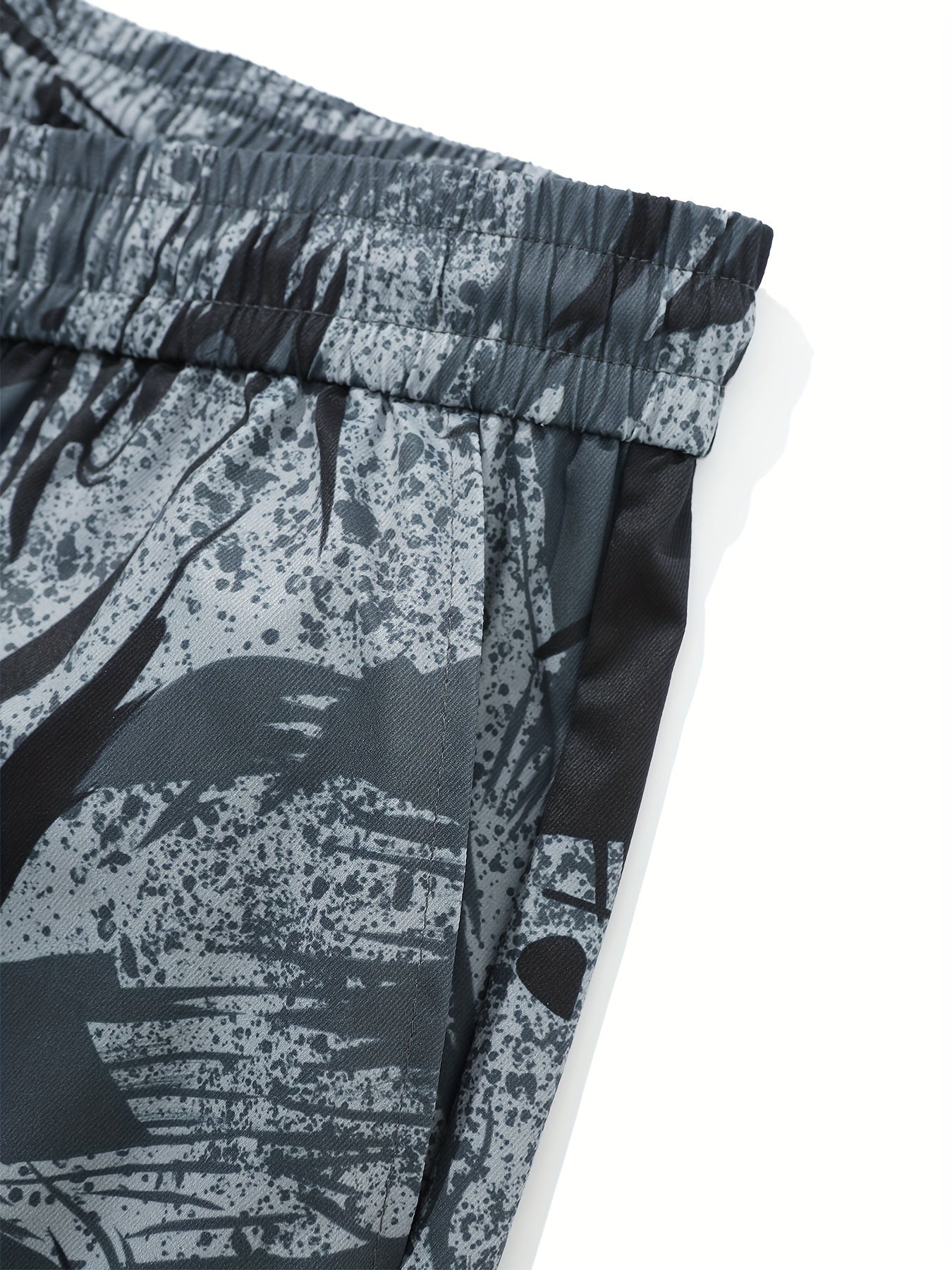 Men's Camo Cargo Pants | Loose Fit, Multi-Pocket Design