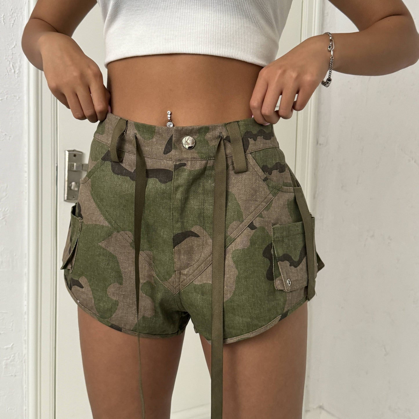 Fashionable Camo Cargo Shorts for Women - Summer Essential