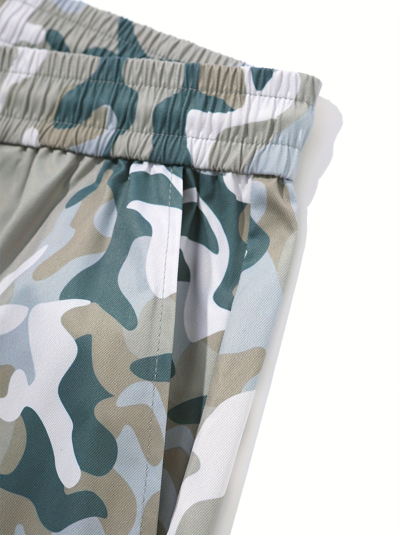 Men's Camo Cargo Pants | Loose Fit, Multi-Pocket Design